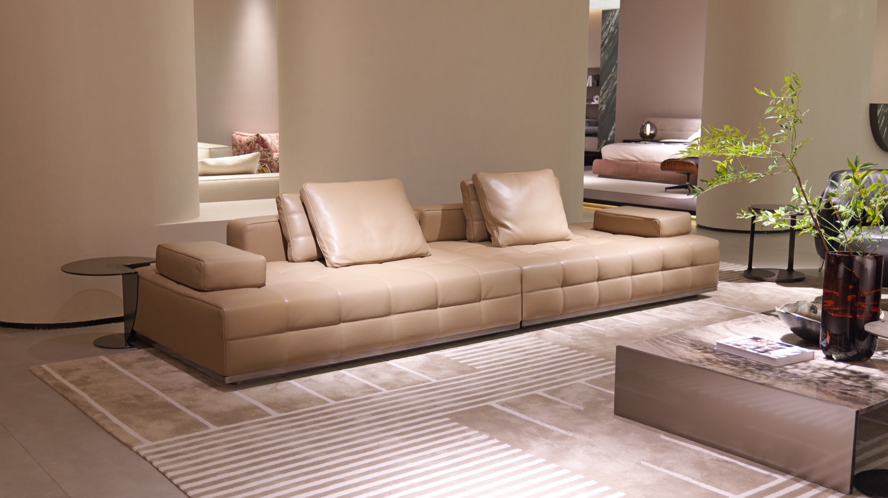 Lawrence Sofa 10