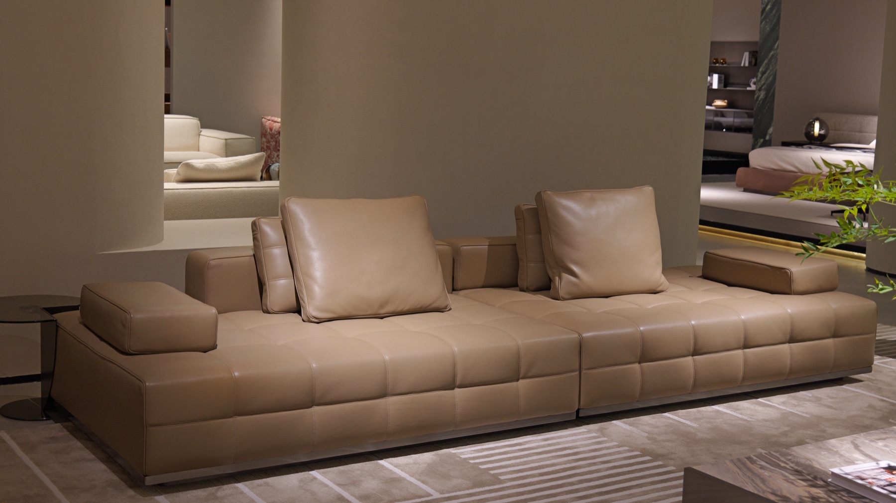 Lawrence Sofa 16