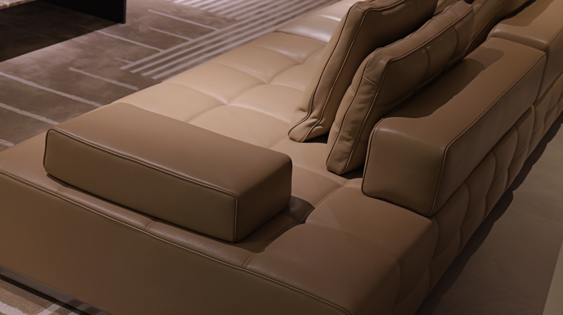 Lawrence Sofa 31