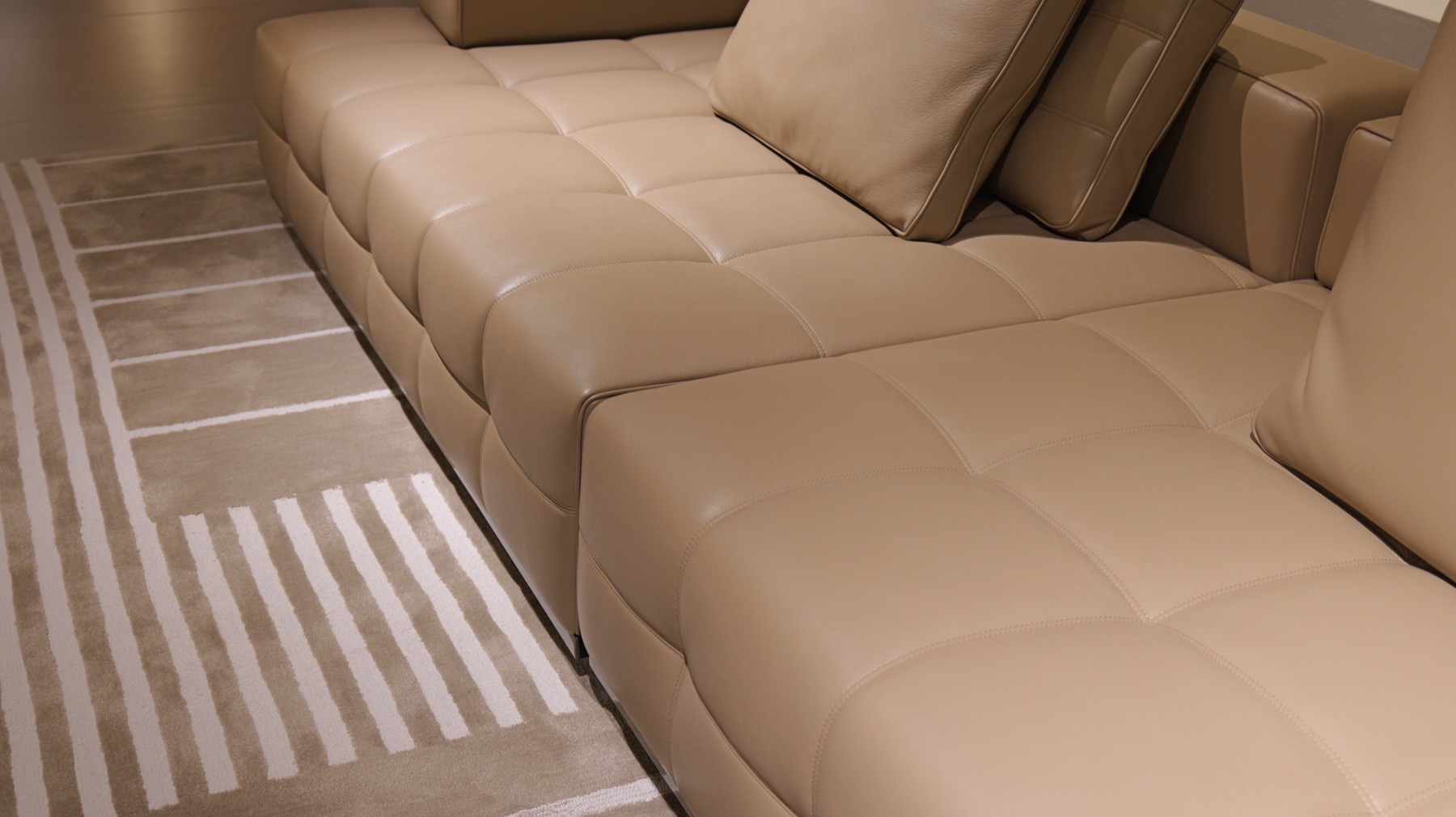 Lawrence Sofa 38