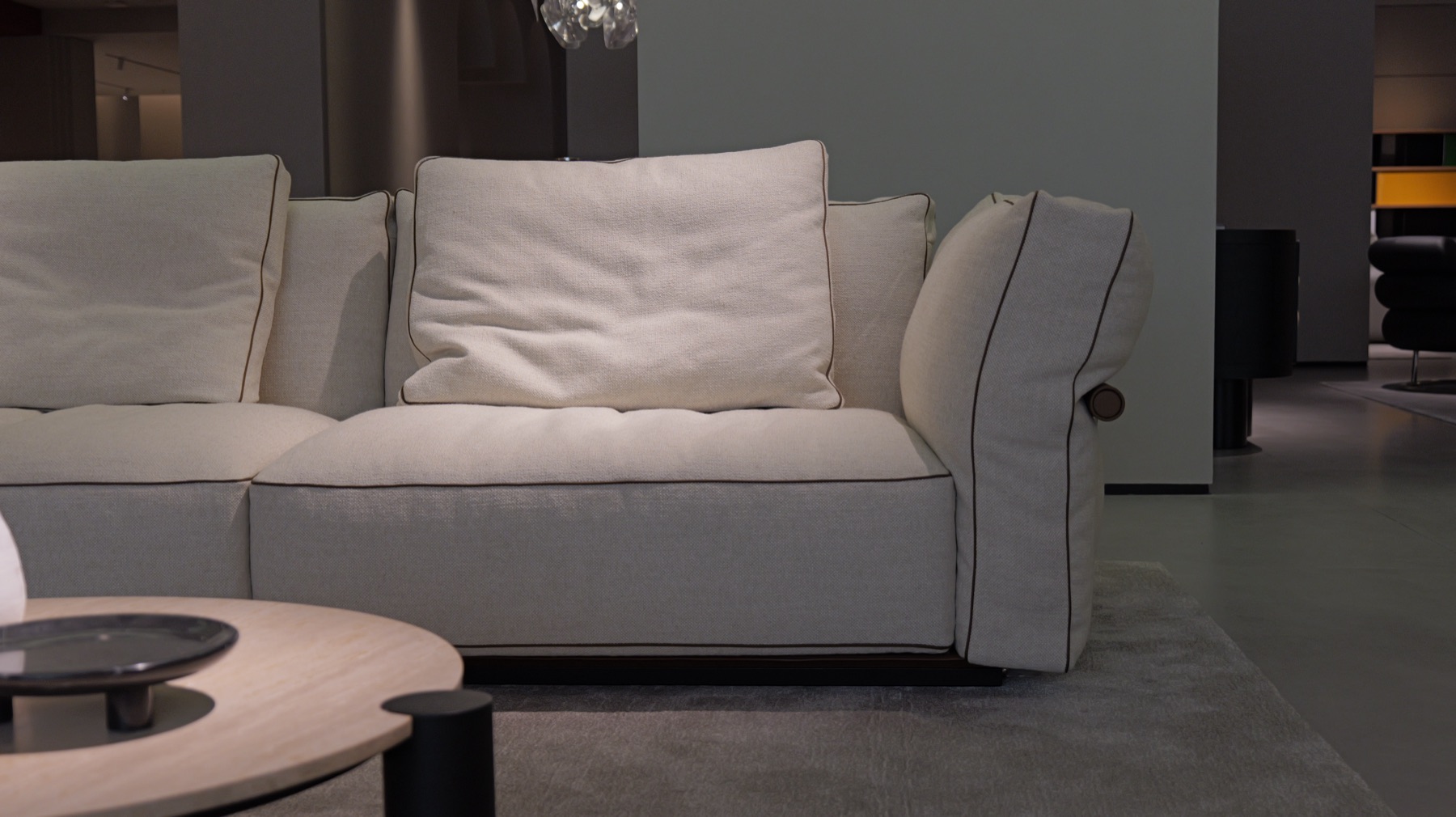 Camelot Sofa 28