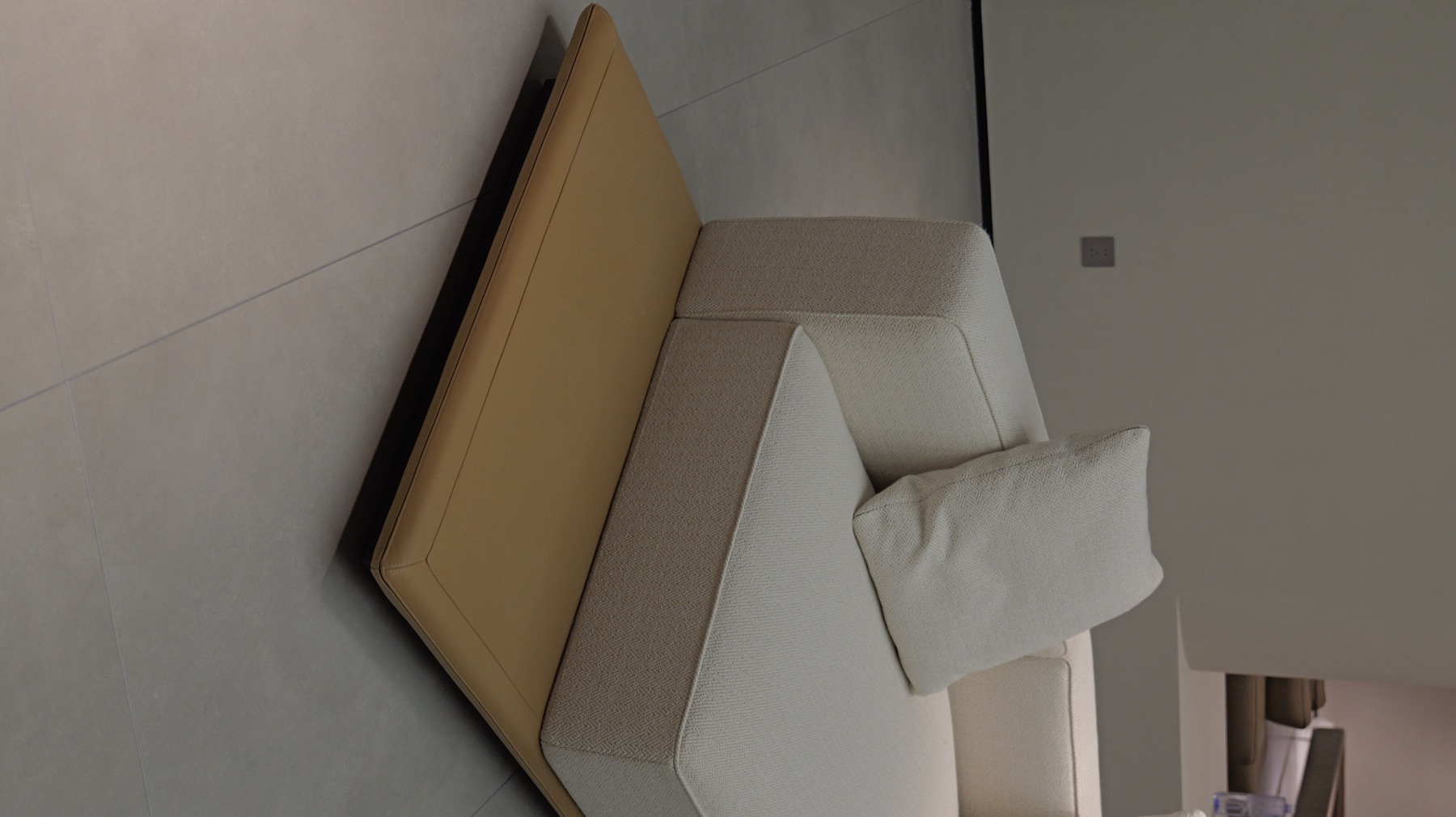 Horizon Sofa 11