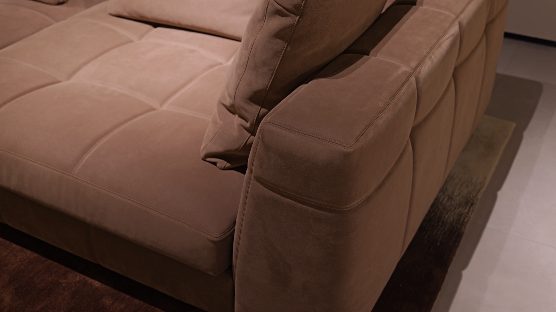 Blazer Sofa 29