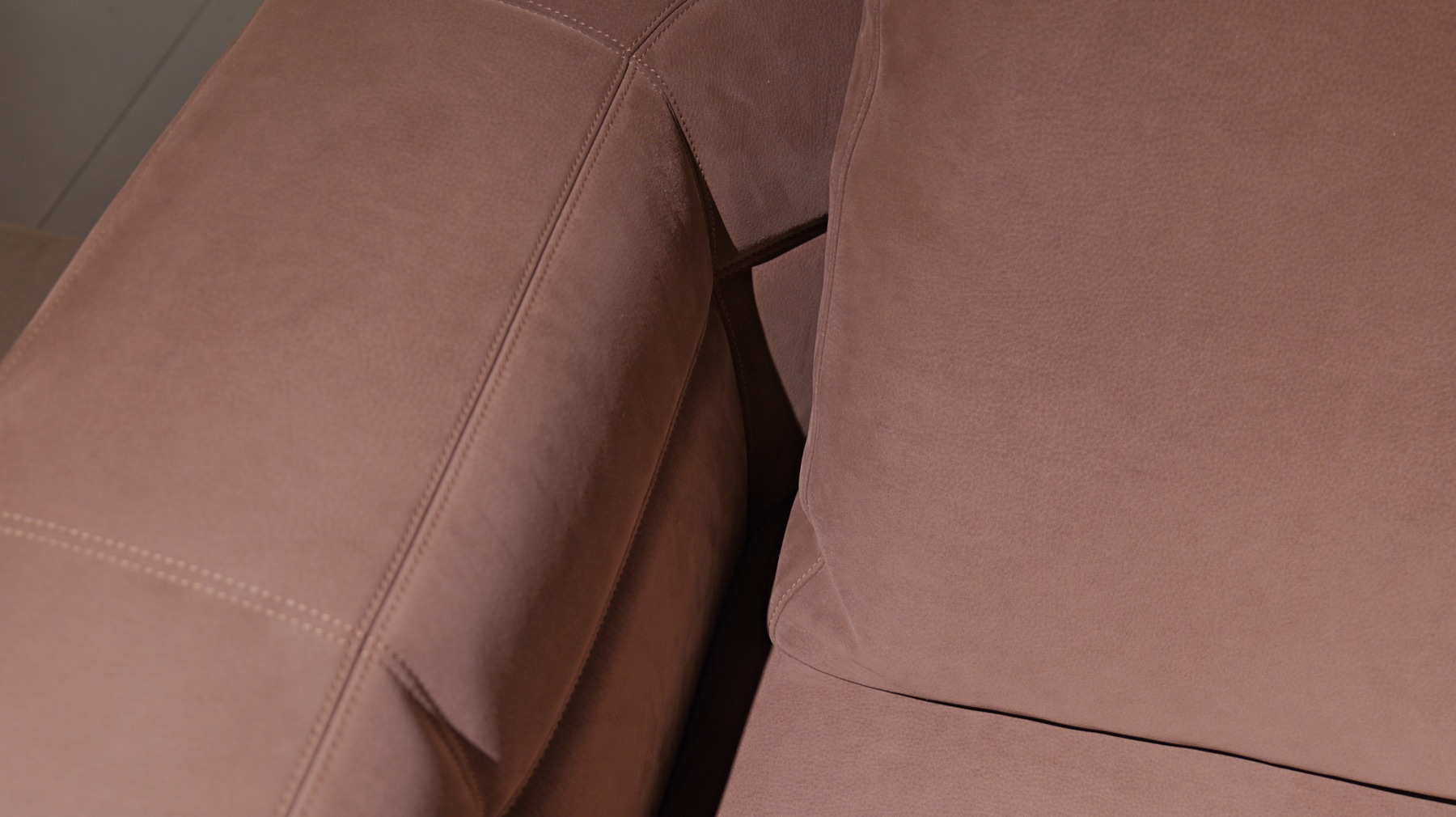 Blazer Sofa 39
