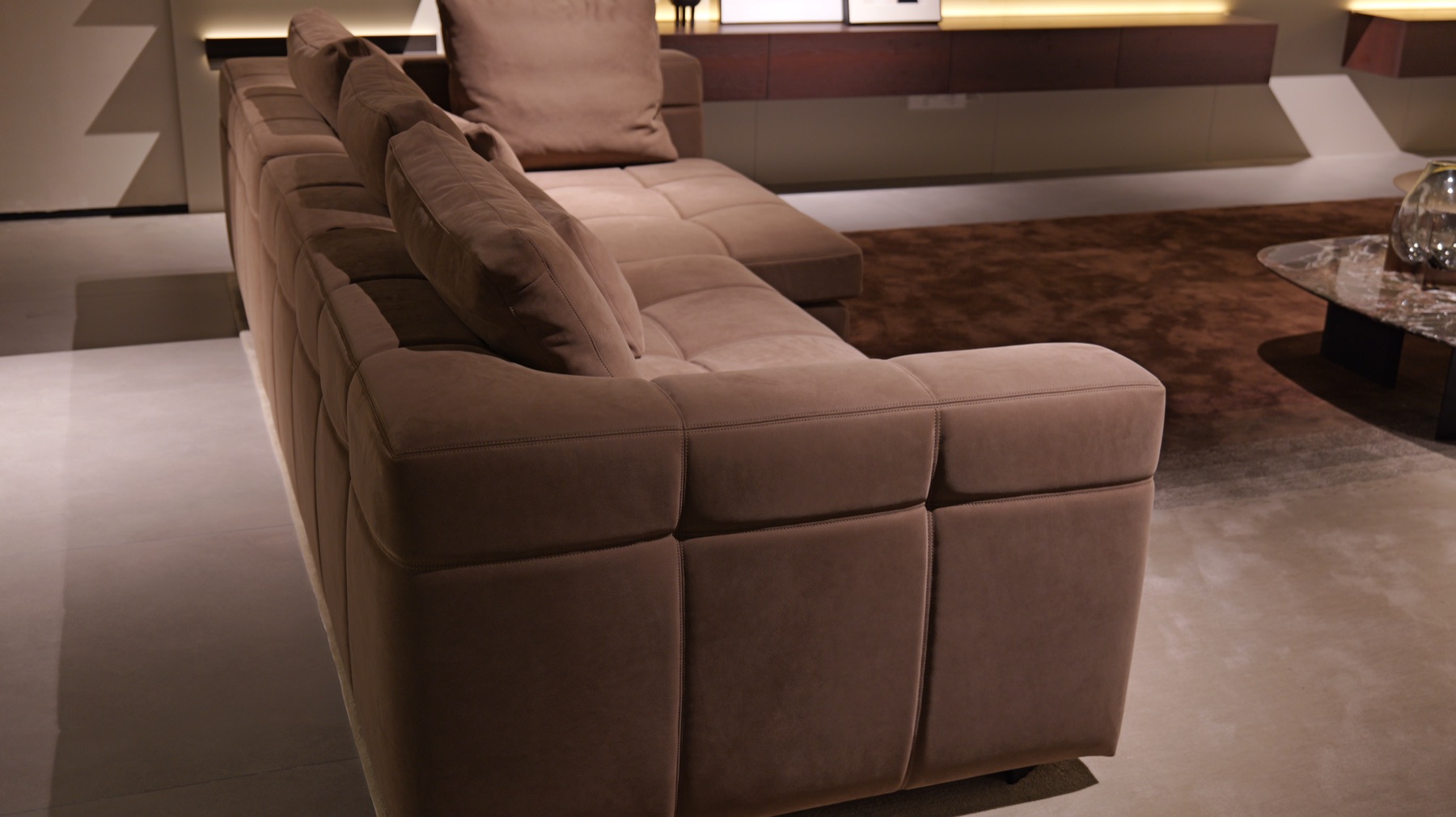 Blazer Sofa 41