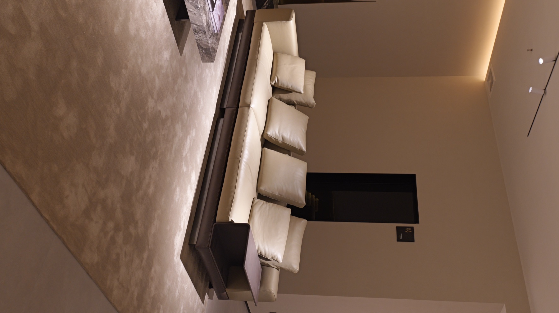 Connery Sofa 18
