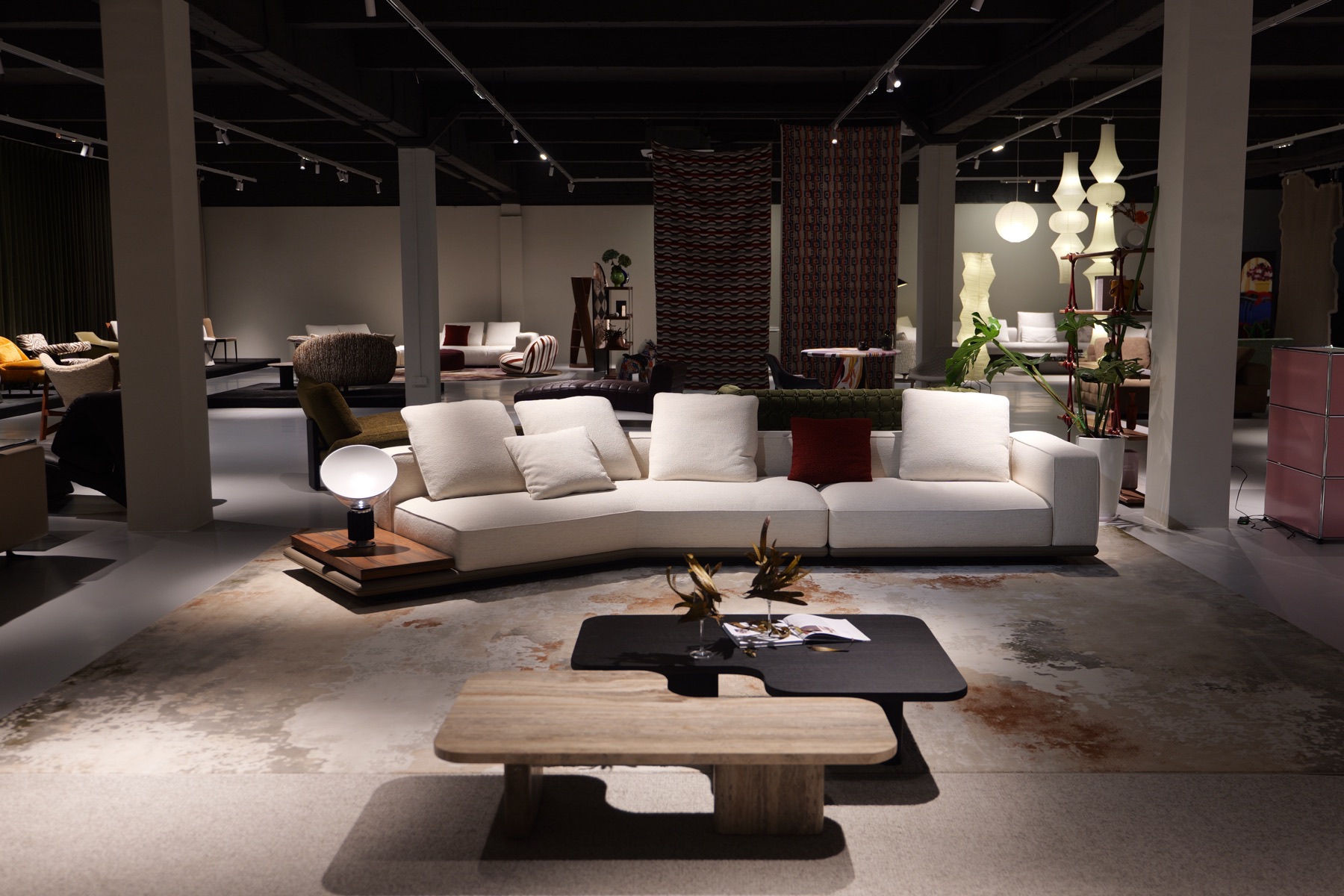 White Horizon Sofa 8