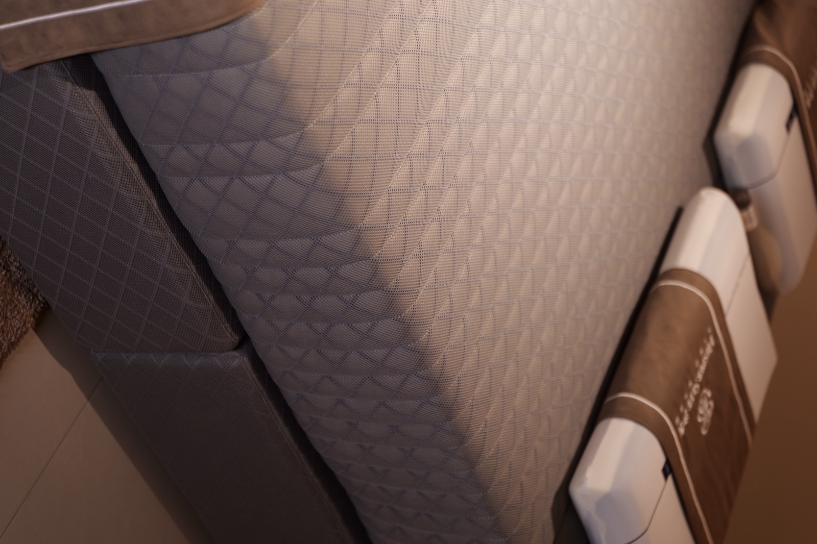 Close view of the Smart Sleep S1 mattress upholstery